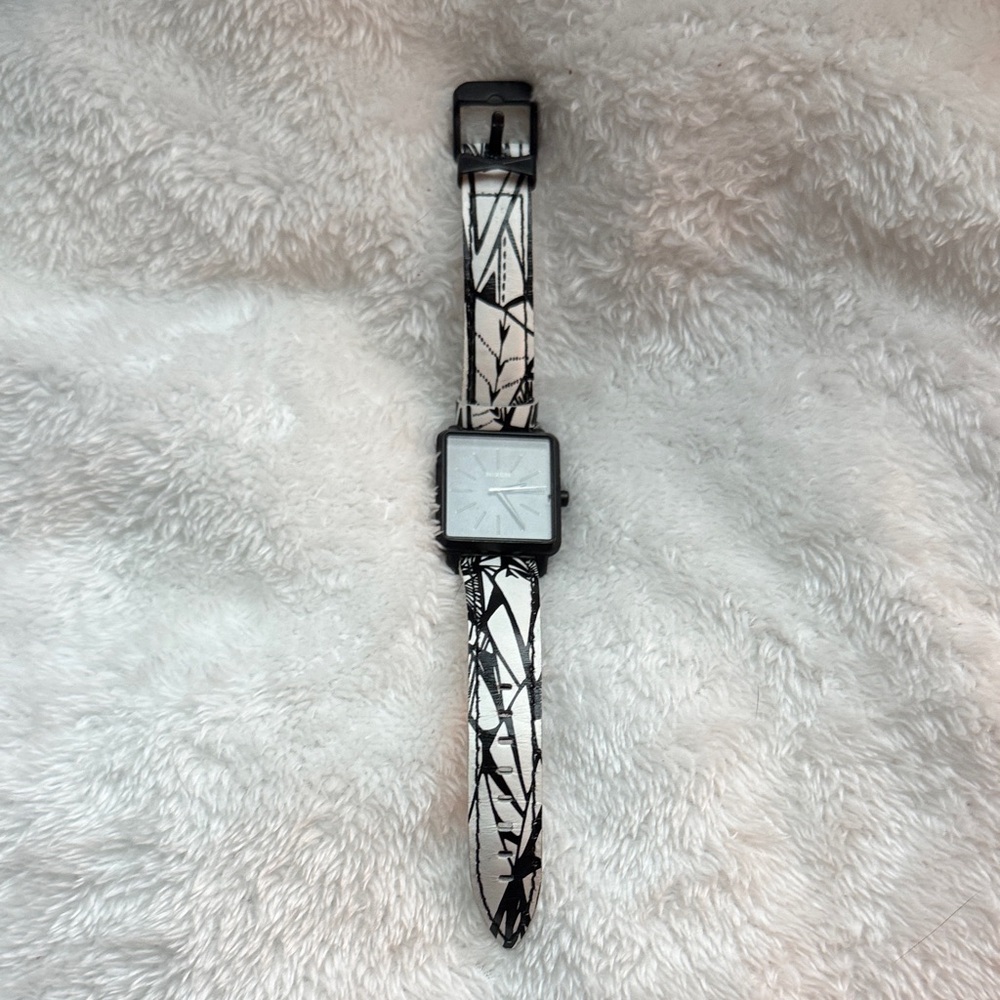 Nixon Black Case White Strap Geometric Pattern Square Watch